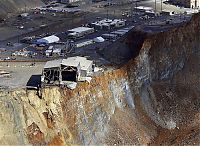 World & Travel: Massive landslide in Kennecott Copper Bingham Canyon Mine, Oquirrh Mountains, Salt Lake City, Utah, United States