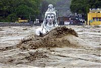 World & Travel: 2013 floods, Uttarakhand, Himachal Pradesh, North India