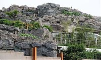 World & Travel: Mountaintop roof villa by Zhang Lin, Beijing, China