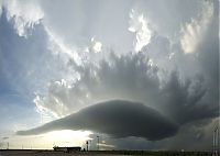 World & Travel: clouds formation