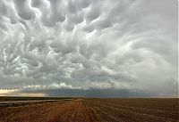 World & Travel: clouds formation