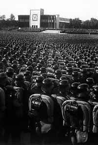 World & Travel: History: World War II photography