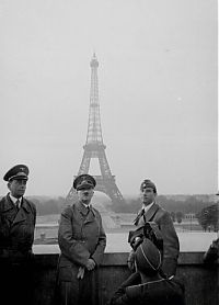 World & Travel: History: World War II photography