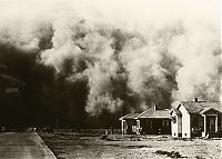 World & Travel: History: Dust Bowl, Dirty Thirties, 1930s, Great Plains, American and Canadian prairies