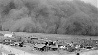 World & Travel: History: Dust Bowl, Dirty Thirties, 1930s, Great Plains, American and Canadian prairies