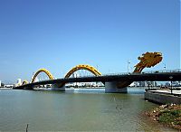 World & Travel: Dragon Bridge, Cầu Rồng, River Hàn at Da Nang, Vietnam