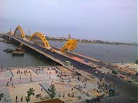 World & Travel: Dragon Bridge, Cầu Rồng, River Hàn at Da Nang, Vietnam