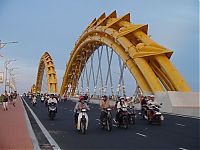 World & Travel: Dragon Bridge, Cầu Rồng, River Hàn at Da Nang, Vietnam