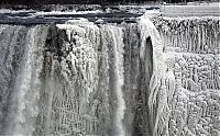 World & Travel: Niagara Falls frozen partially in 2014, Canada, United States