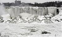 World & Travel: Niagara Falls frozen partially in 2014, Canada, United States