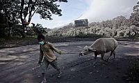 World & Travel: Mount Sinabung, January 2014 eruption, Karo Regency, North Sumatra, Indonesia