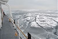 World & Travel: The Great Lakes frozen, Canada–United States border, North America