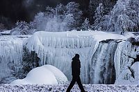 World & Travel: Niagara Falls frozen partially in 2014, Canada, United States