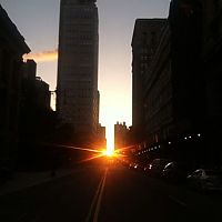 World & Travel: Manhattanhenge, Manhattan Solstice, New York City, United States