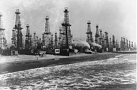 World & Travel: Los Angeles City Oil Field, Los Angeles, California, United States