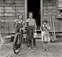 World & Travel: History: The Great Depression by Dorothea Lange, 1939-1943, United States