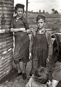 World & Travel: History: The Great Depression by Dorothea Lange, 1939-1943, United States