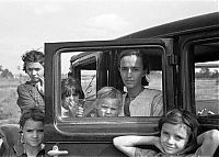 World & Travel: History: The Great Depression by Dorothea Lange, 1939-1943, United States