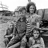 World & Travel: History: The Great Depression by Dorothea Lange, 1939-1943, United States