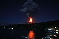 World & Travel: Villarrica Rucapillán volcano eruption, Araucania Region, Andes, Chile