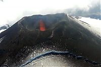 World & Travel: Villarrica Rucapillán volcano eruption, Araucania Region, Andes, Chile