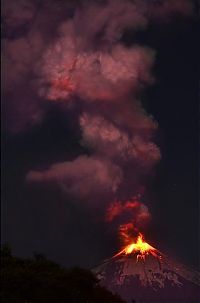 World & Travel: Villarrica Rucapillán volcano eruption, Araucania Region, Andes, Chile