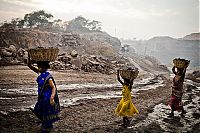 World & Travel: Coal field fire, Jharia, Dhanbad, Jharkhand, India