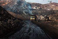 World & Travel: Coal field fire, Jharia, Dhanbad, Jharkhand, India