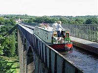 World & Travel: Pontcysyllte Aqueduct, Llangollen Canal, Wrexham County Borough, Wales, United Kingdom