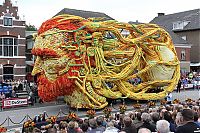 World & Travel: Bloemencorso, Flower Parade Pageant, Netherlands