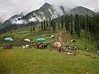 World & Travel: Life in Pakistan