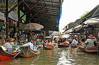 World & Travel: Floating market, Damnoen Saduak, Ratchaburi Province, Thailand