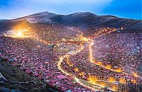 World & Travel: Larung Gar Valley, Sêrtar County of Garzê, Tibet, Kham, China