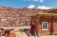 World & Travel: Larung Gar Valley, Sêrtar County of Garzê, Tibet, Kham, China